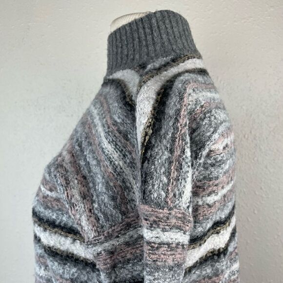 American Eagle Outfitters Mock Neck Sweater Size S EUC - Picture 4 of 8